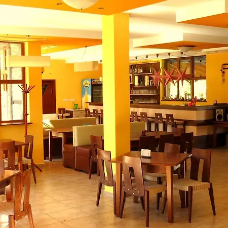 Готель Edelweiss Park