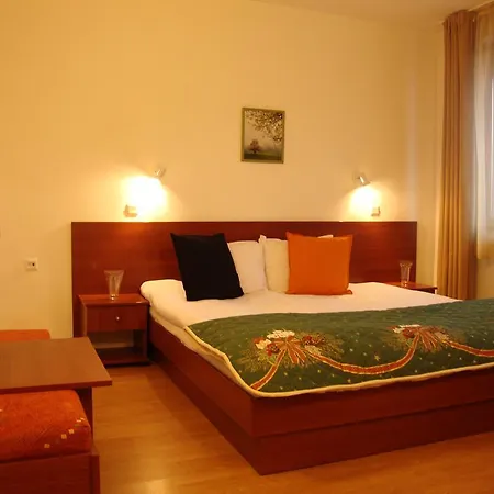 Edelweiss Park Хотел 3*